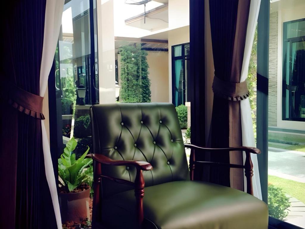 Med Room Korat Nakhonratchasima Екстериор снимка