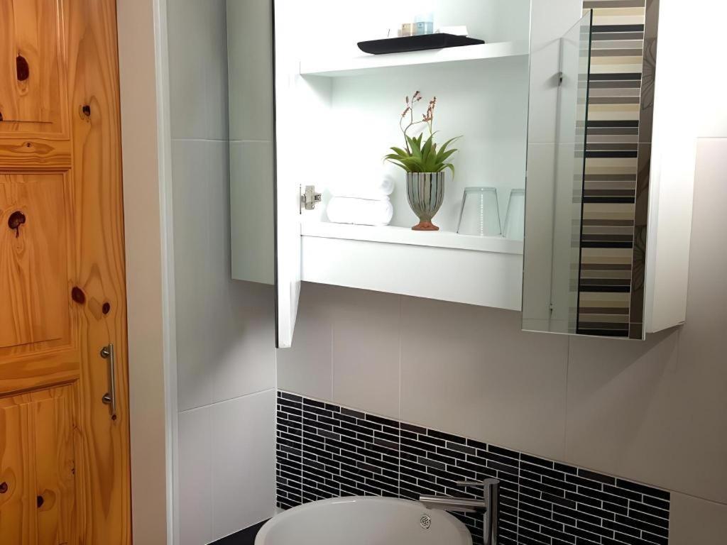 Med Room Korat Nakhonratchasima Екстериор снимка