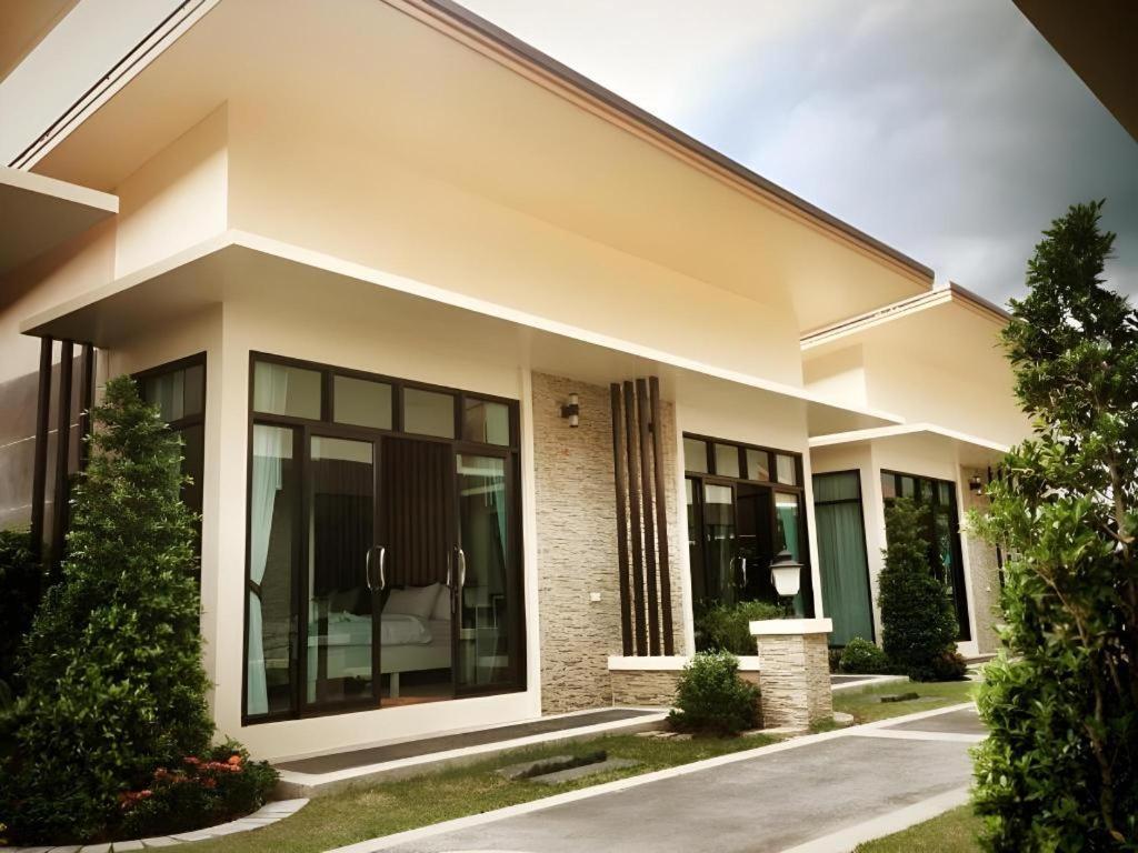 Med Room Korat Nakhonratchasima Екстериор снимка