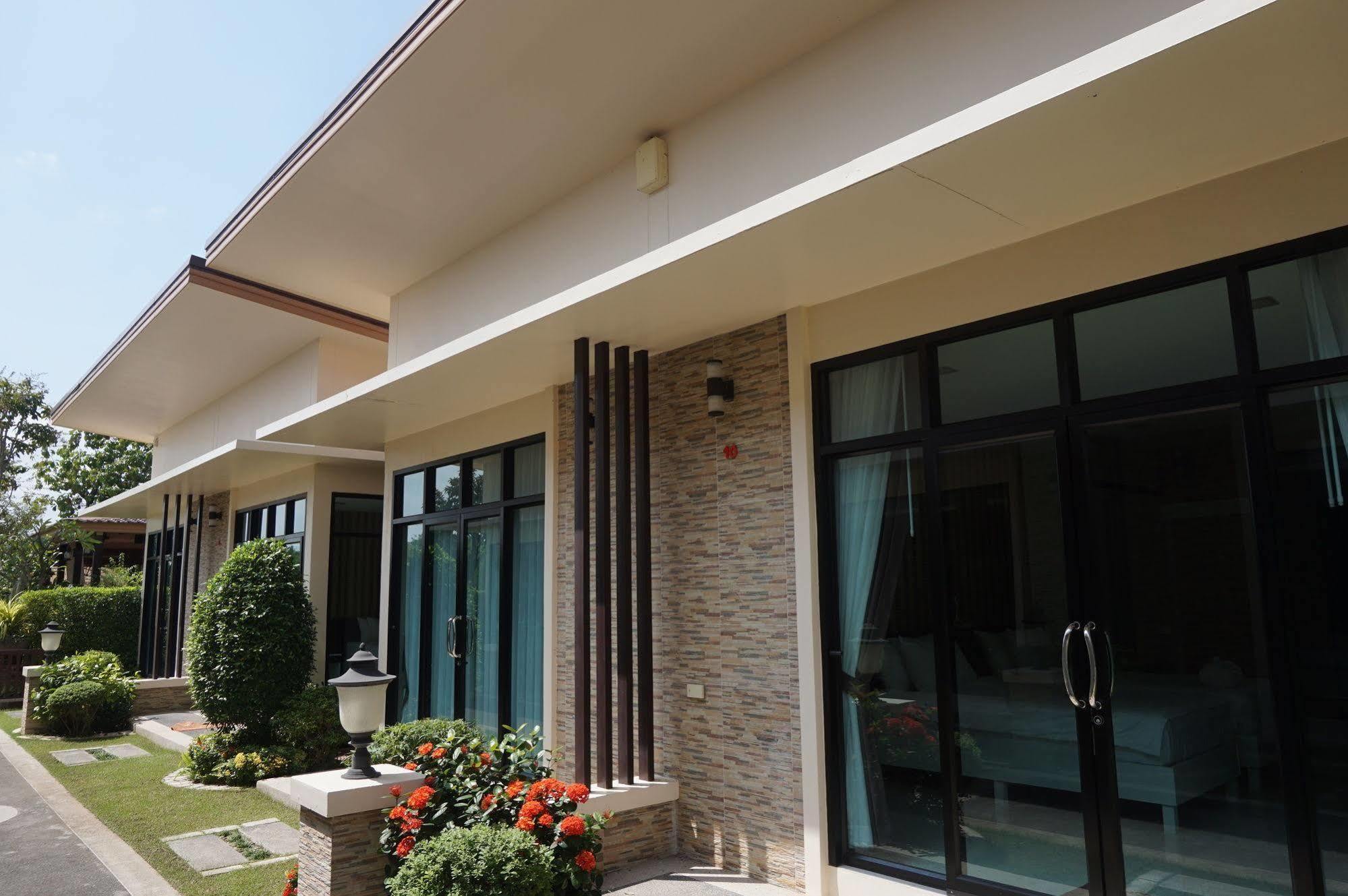 Med Room Korat Nakhonratchasima Екстериор снимка