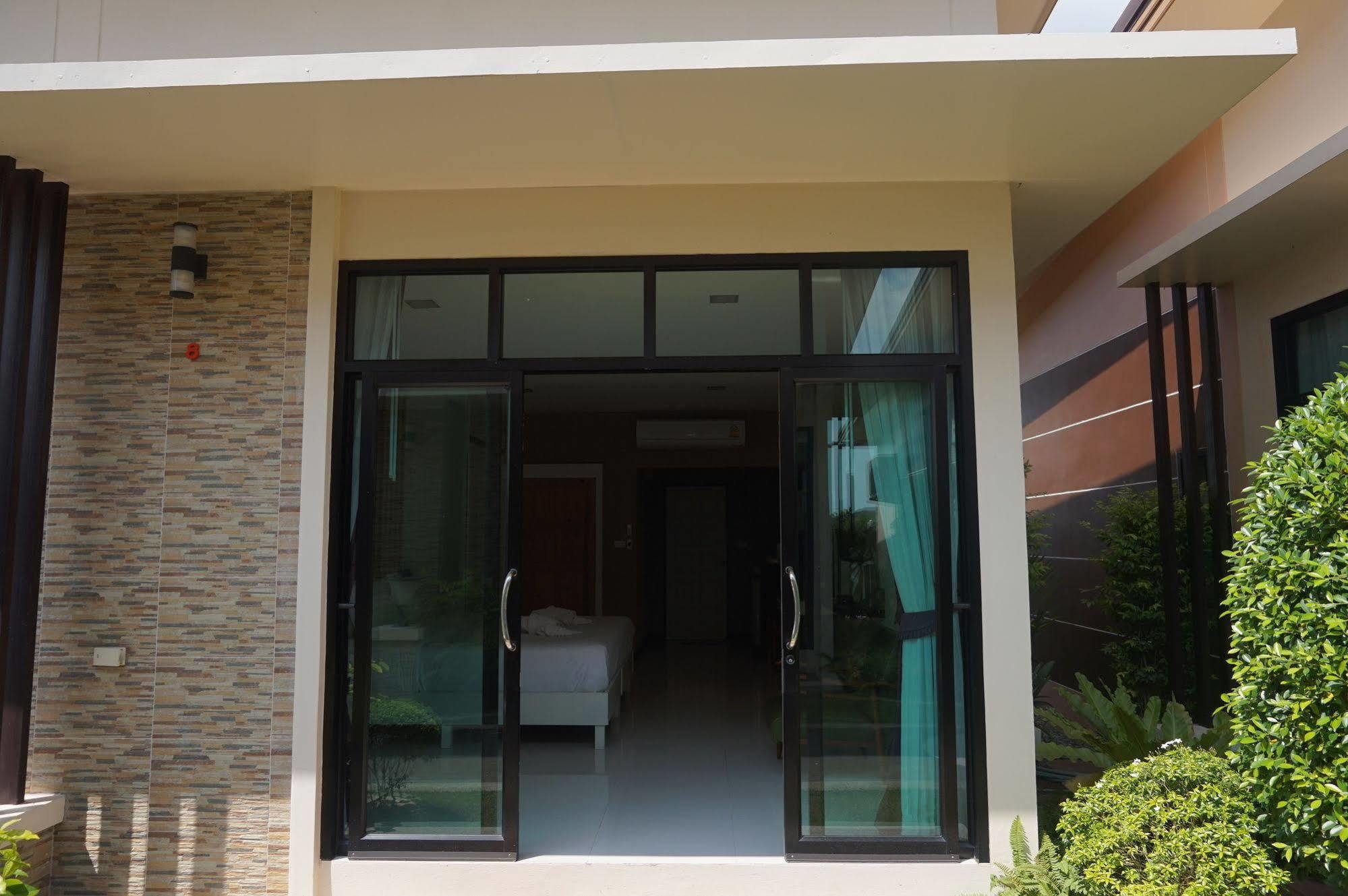 Med Room Korat Nakhonratchasima Екстериор снимка